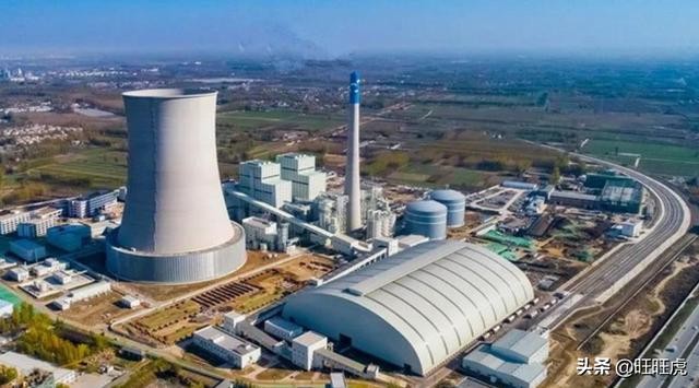 由中船集团沪东中华造船 (集团) 有限公司自主研发建造的大型LNG运输船“天山”轮在上海长兴岛沪东中华码头顺利交付