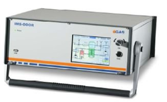 另一端通过样品输送管与所述第二解析管的一端连通