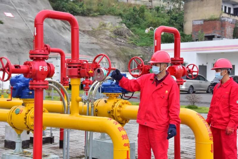 反映出不同投资者对该股的看法分歧