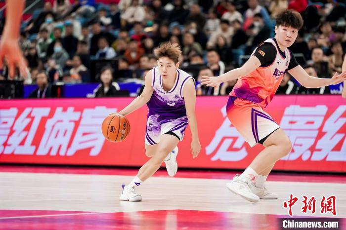 杭州举行的WCBA全明星周末正式开启,李双菲夺得