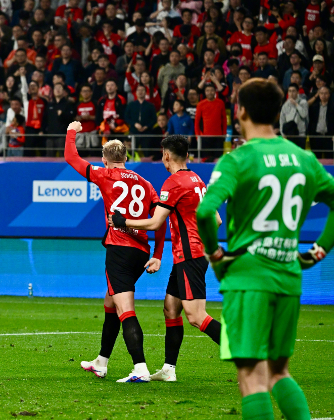 刘世博两次失误致青岛西海岸领先 李昊伤缺成隐