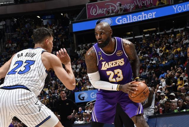 詹姆斯里程碑之夜险胜魔术，里程碑之夜险胜魔