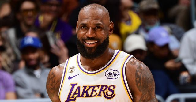 勒布朗·詹姆斯斩获西部周最佳刷新最年长纪录