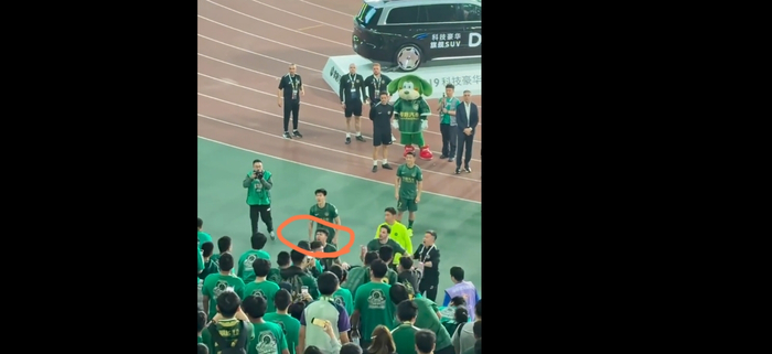 浙江队球员误认球迷骂人引冲突事件曝光