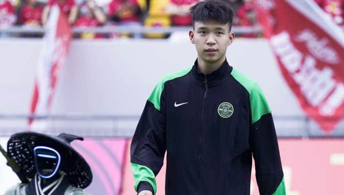 浙江队球员误认球迷骂人引冲突事件曝光